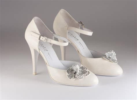 scarpa da sposa prada col tacco in tessuto|Scarpe da sposa, modelli più eleganti del momento .